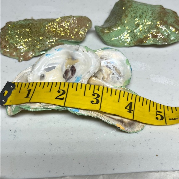 Hand Painted Green and Gold Decorative Shells - Picture 5 of 10